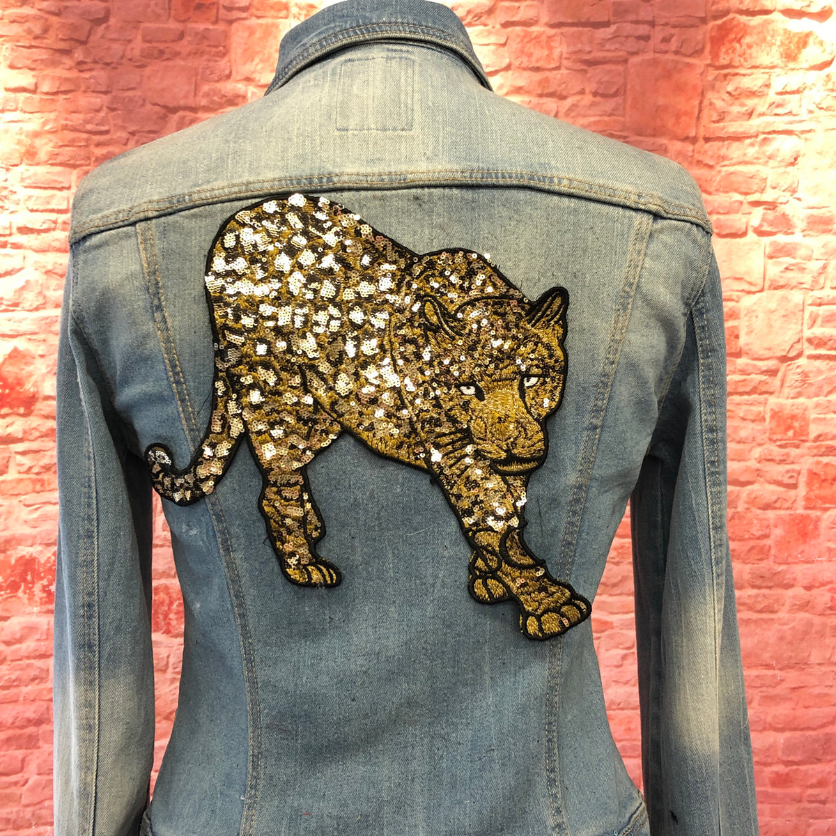 Embroidered leopard patch (pairs only) – SewLaDiDaVintage
