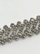 Load image into Gallery viewer, Diamond Rhinestone  Hand Sew Chain Trimming
