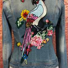 Load image into Gallery viewer, Beautiful Detailed Parrot &amp; Flowers  Sequins Beaded Patch
